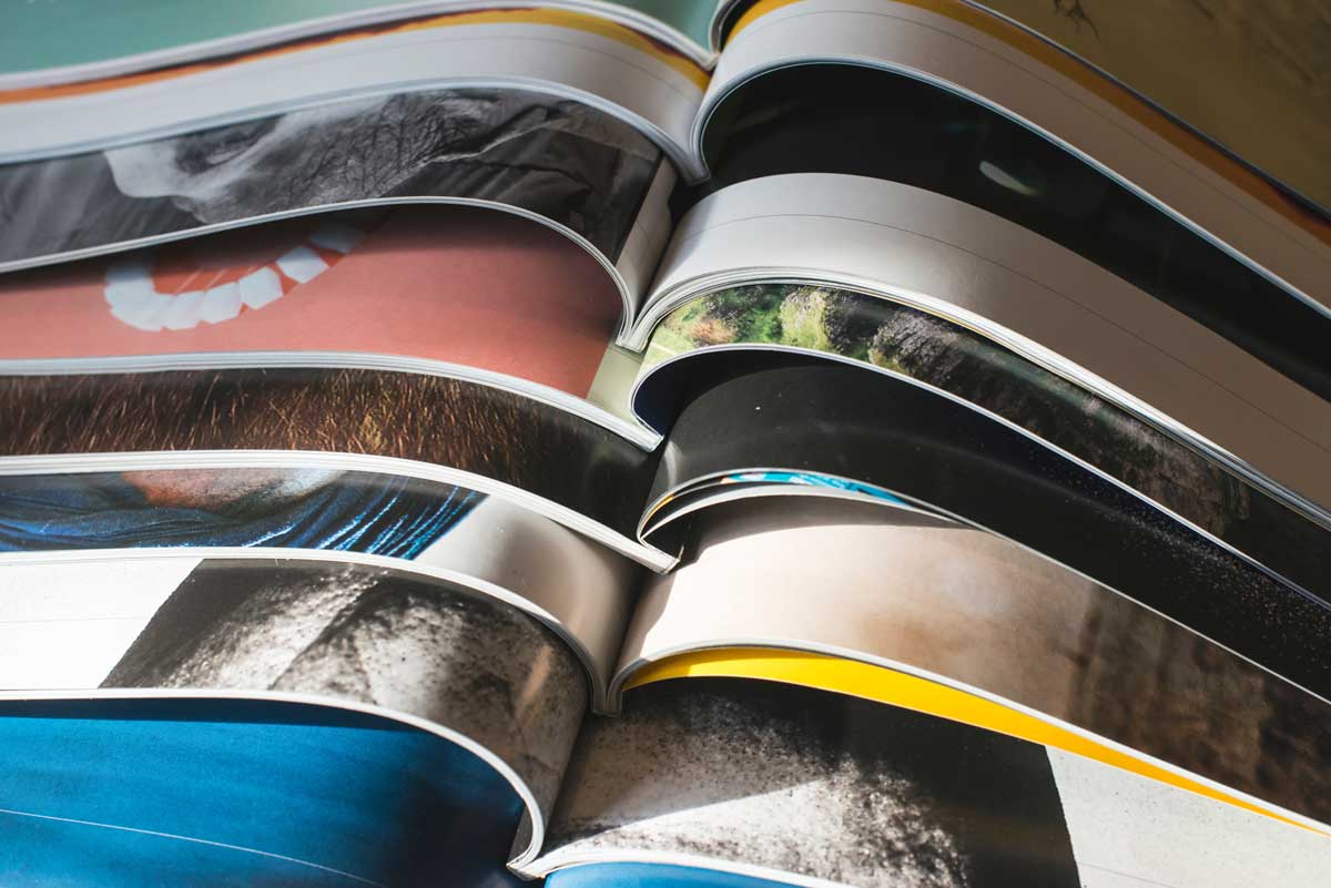 パンフレットの紙の厚さの正解は？ページ数別おすすめと失敗しない選び方